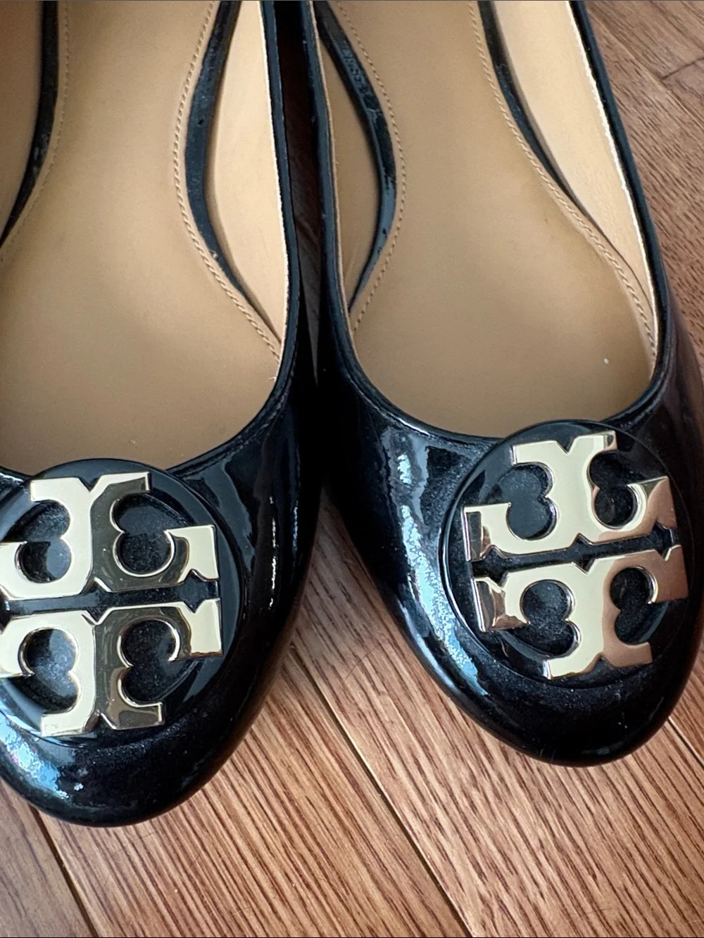 Tory Burch Claire Black Patent Leather Logo Ballet Flats with Gold Emblem - Picture 3 of 8